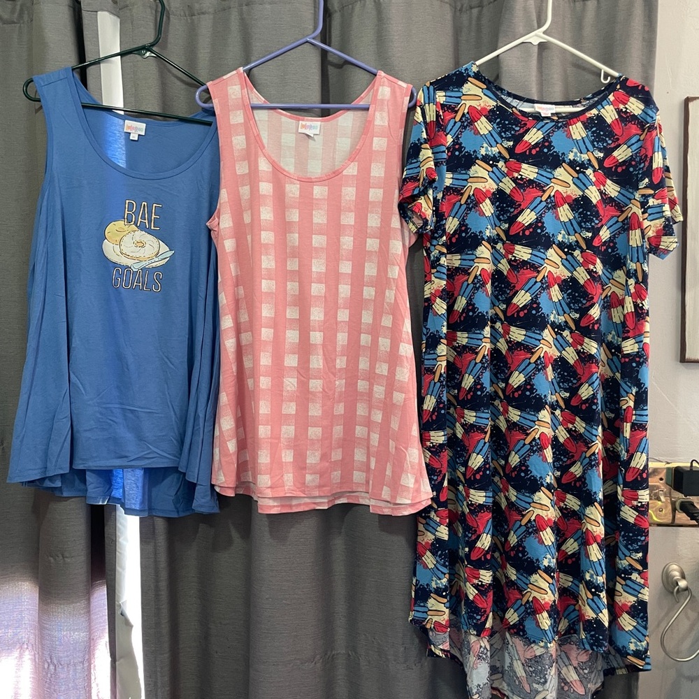 LuLaRoe Americana Carley and 2 Perfect T Tanks